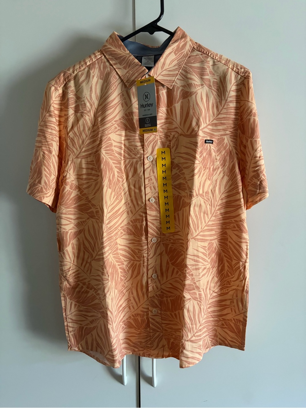 Men’s Med short-sleeve Hurley Boardwalk button-up shirt #0147